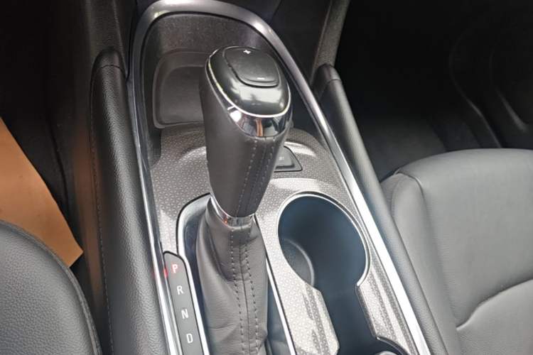 Used Chevrolet Malibu XL 2017 1.5T Automatic Ruichi Edition Gear Lever