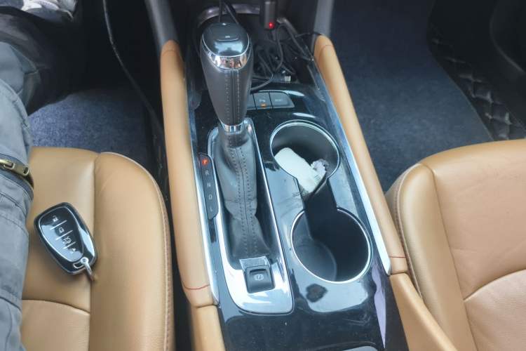Used Chevrolet Malibu XL 2017 1.5T Automatic Ruichi Edition Gear Lever
