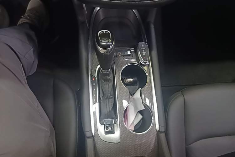 Used Chevrolet Malibu XL 2017 1.5T Automatic Ruichi Edition Gear Lever