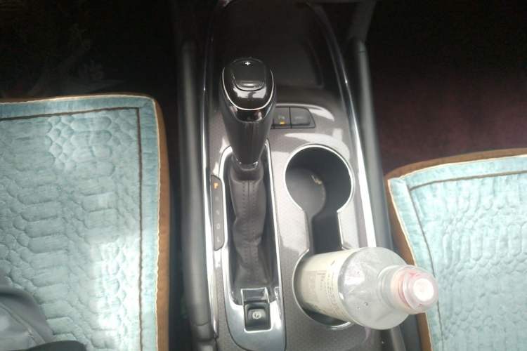 Used Chevrolet Malibu XL 2017 1.5T Automatic Ruichi Edition Gear Lever