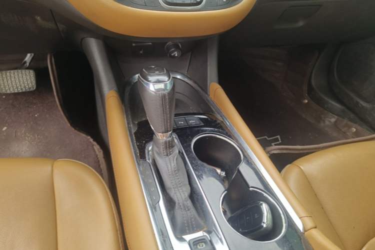 Used Chevrolet Malibu XL 2017 1.5T Automatic Ruichi Edition Gear Lever