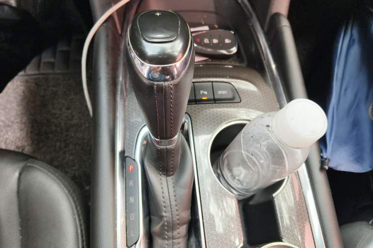 Used Chevrolet Malibu XL 2017 1.5T Automatic Ruichi Edition Gear Lever
