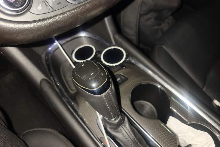 Used Chevrolet Malibu XL 2017 1.5T Automatic Ruichi Edition Gear Lever