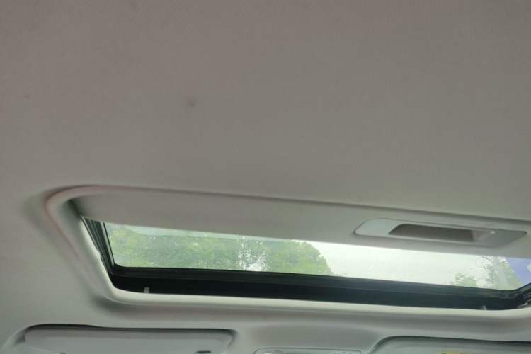 Used Chevrolet Malibu XL 2017 1.5T Automatic Ruichi Edition Headliner