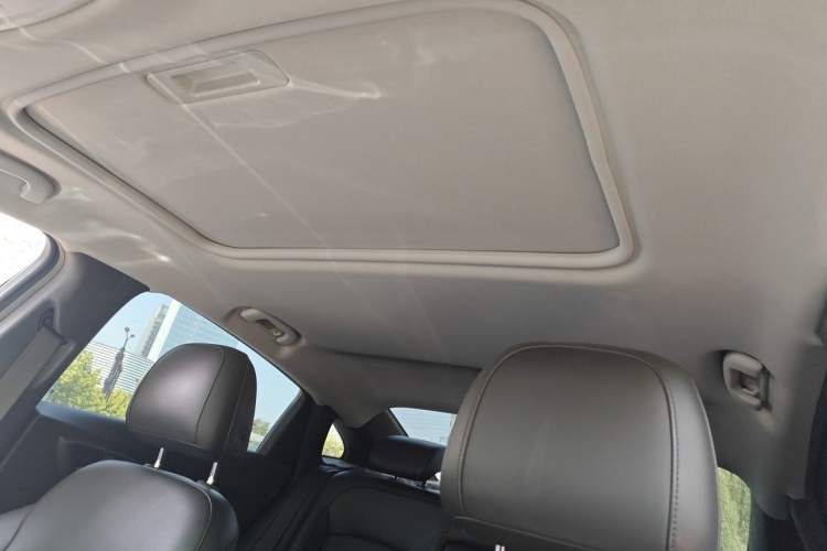 Used Chevrolet Malibu XL 2017 1.5T Automatic Ruichi Edition Headliner
