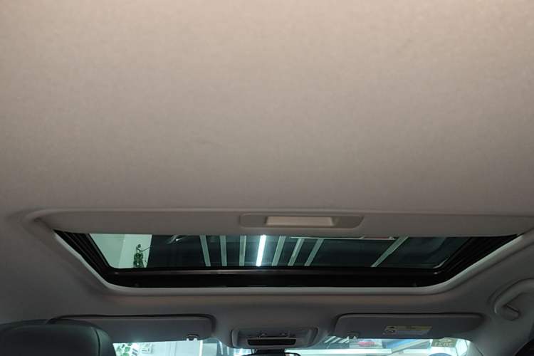 Used Chevrolet Malibu XL 2017 1.5T Automatic Ruichi Edition Headliner