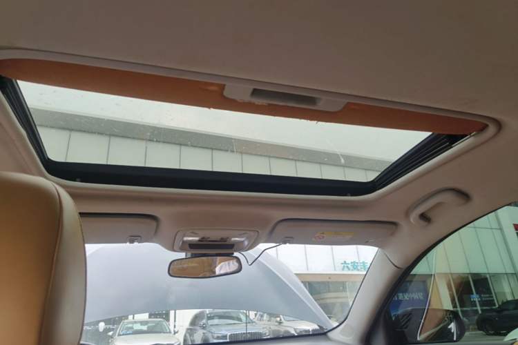 Used Chevrolet Malibu XL 2017 1.5T Automatic Ruichi Edition Headliner