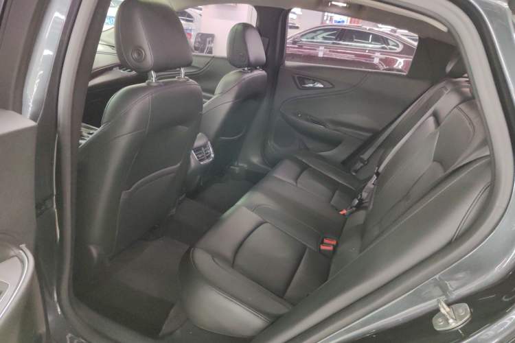 Used Chevrolet Malibu XL 2017 1.5T Automatic Ruichi Edition Interior 4