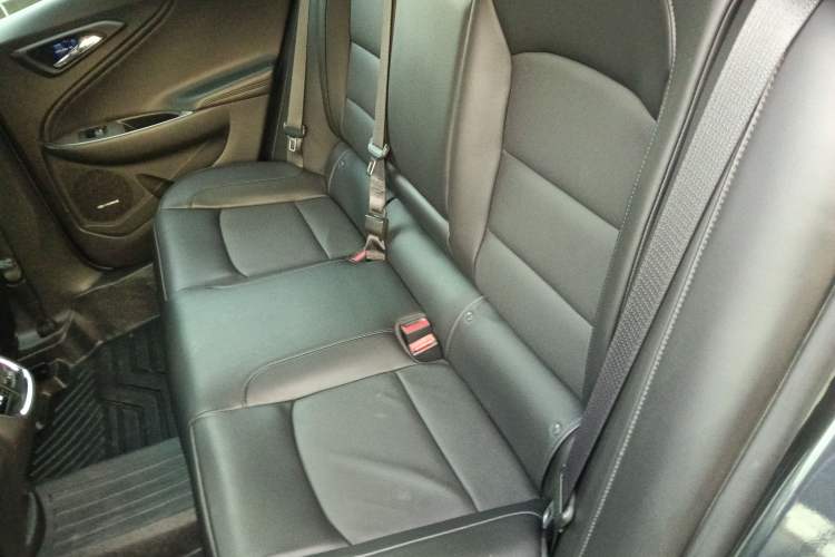 Used Chevrolet Malibu XL 2017 1.5T Automatic Ruichi Edition Interior 4