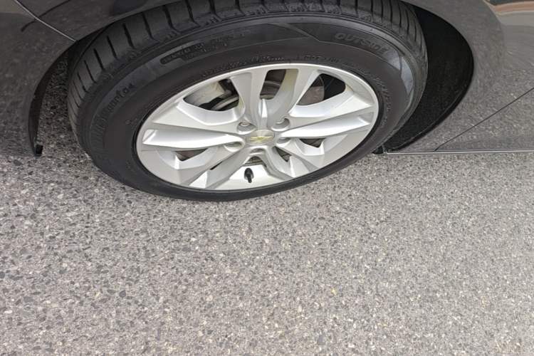 Used Chevrolet Malibu XL 2017 1.5T Automatic Ruichi Edition Left Front Wheel Hub