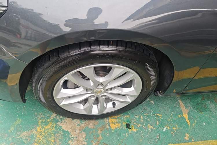 Used Chevrolet Malibu XL 2017 1.5T Automatic Ruichi Edition Left Front Wheel Hub