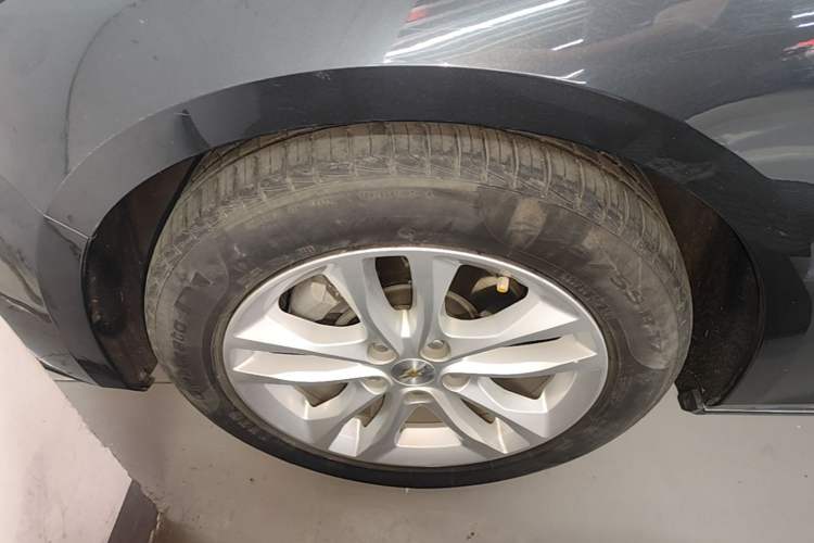 Used Chevrolet Malibu XL 2017 1.5T Automatic Ruichi Edition Left Front Wheel Hub