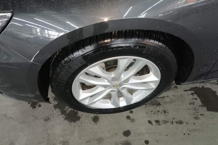 Used Chevrolet Malibu XL 2017 1.5T Automatic Ruichi Edition Left Front Wheel Hub