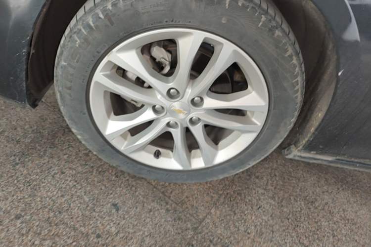 Used Chevrolet Malibu XL 2017 1.5T Automatic Ruichi Edition Left Front Wheel Hub