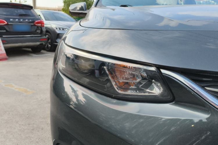 Used Chevrolet Malibu XL 2017 1.5T Automatic Ruichi Edition Right Front Headlight