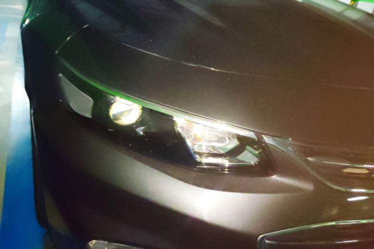 Used Chevrolet Malibu XL 2017 1.5T Automatic Enjoyment Edition Right Front Headlight
