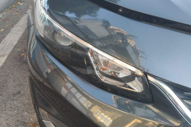 Used Chevrolet Malibu XL 2017 1.5T Automatic Ruichi Edition Right Front Headlight