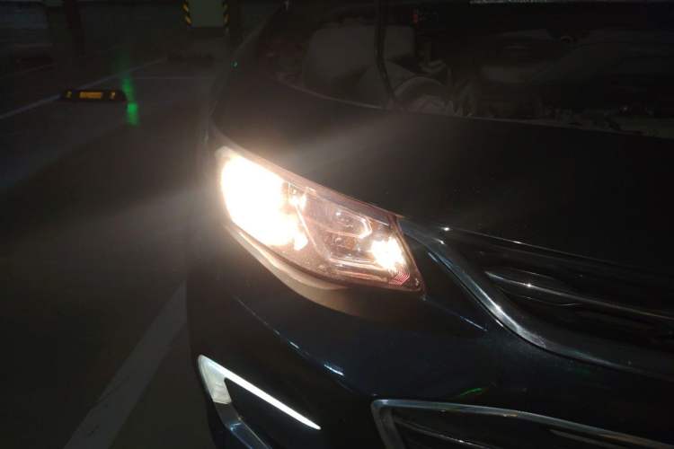 Used Chevrolet Malibu XL 2017 1.5T Automatic Ruichi Edition Right Front Headlight