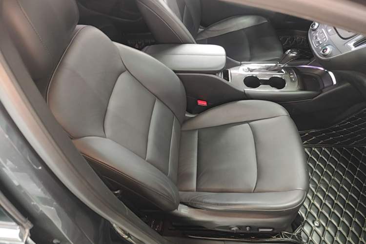 Used Chevrolet Malibu XL 2017 1.5T Automatic Ruichi Edition Right Front Seat