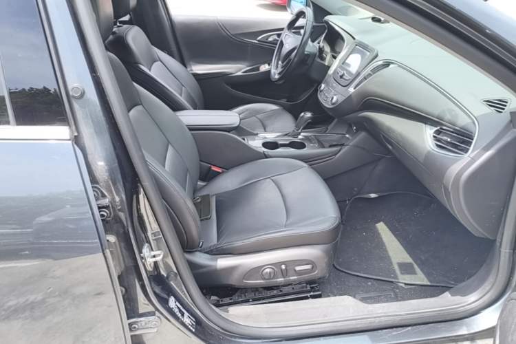 Used Chevrolet Malibu XL 2017 1.5T Automatic Ruichi Edition Right Front Seat