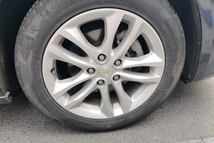Used Chevrolet Malibu XL 2017 1.5T Automatic Ruichi Edition Right Front Wheel Hub