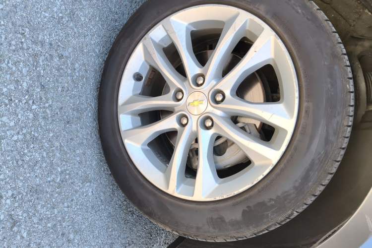 Used Chevrolet Malibu XL 2017 1.5T Automatic Ruichi Edition Right Front Wheel Hub