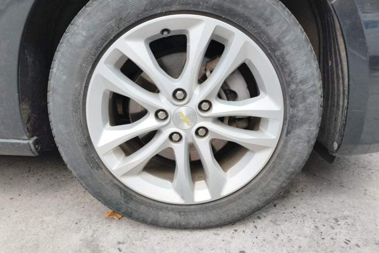 Used Chevrolet Malibu XL 2017 1.5T Automatic Ruichi Edition Right Front Wheel Hub