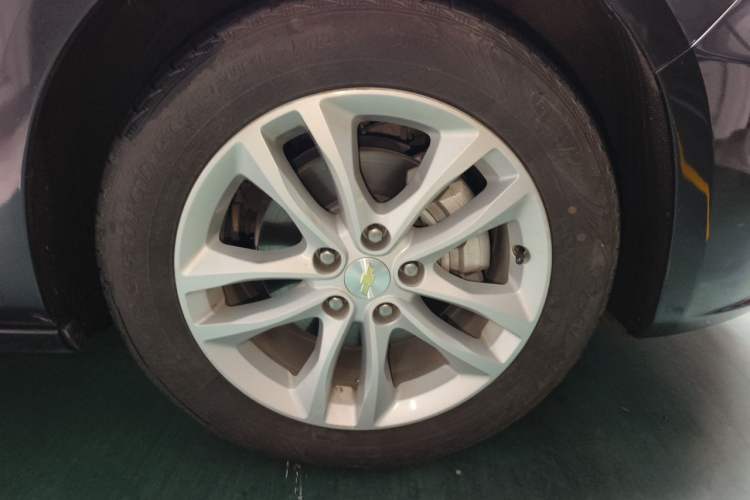 Used Chevrolet Malibu XL 2017 1.5T Automatic Ruichi Edition Right Front Wheel Hub