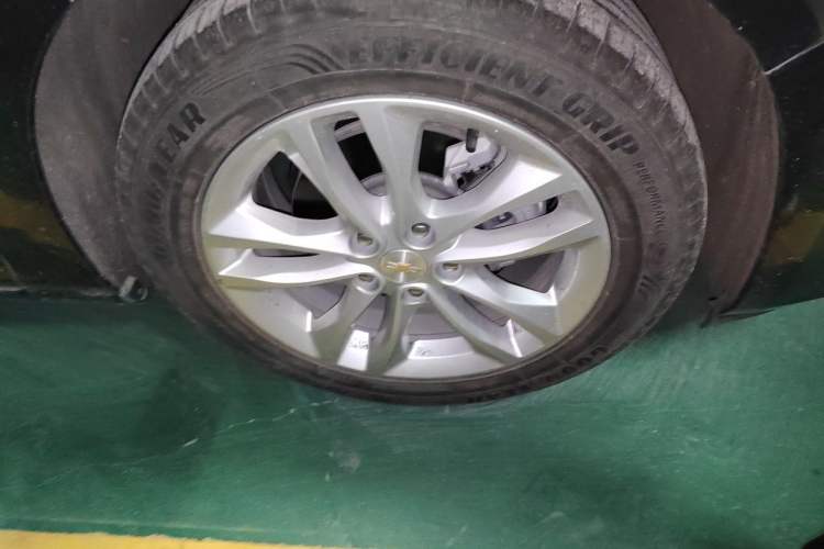 Used Chevrolet Malibu XL 2017 1.5T Automatic Ruichi Edition Right Front Wheel Hub