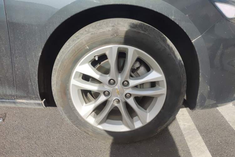 Used Chevrolet Malibu XL 2017 1.5T Automatic Ruichi Edition Right Front Wheel Hub
