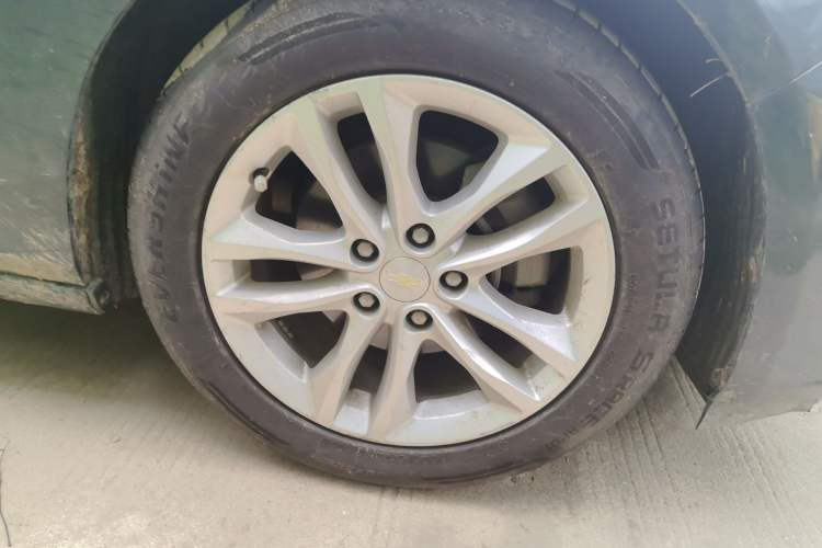 Used Chevrolet Malibu XL 2017 1.5T Automatic Ruichi Edition Right Front Wheel Hub
