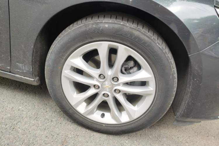 Used Chevrolet Malibu XL 2017 1.5T Automatic Ruichi Edition Right Front Wheel Hub