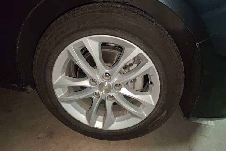 Used Chevrolet Malibu XL 2017 1.5T Automatic Ruichi Edition Right Front Wheel Hub