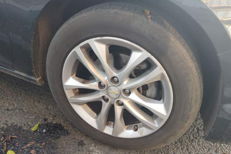 Used Chevrolet Malibu XL 2017 1.5T Automatic Ruichi Edition Right Front Wheel Hub