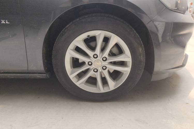 Used Chevrolet Malibu XL 2017 1.5T Automatic Ruichi Edition Right Front Wheel Hub