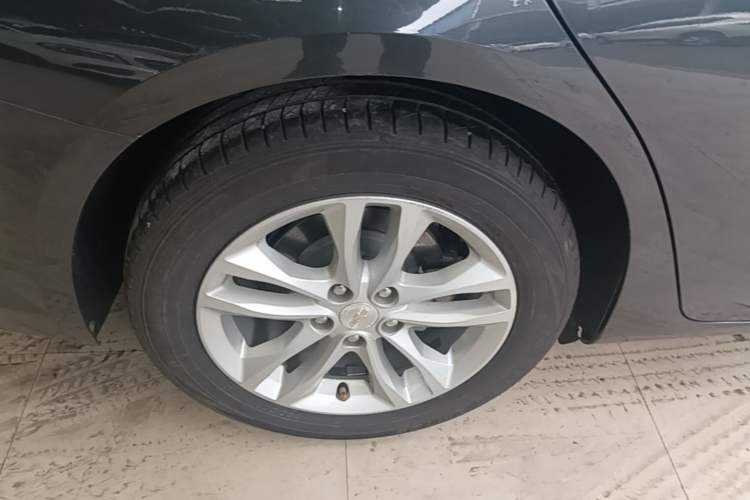 Used Chevrolet Malibu XL 2017 1.5T Automatic Ruichi Edition Right Rear Wheel Hub