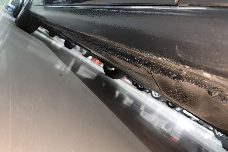 Used Chevrolet Malibu XL 2017 1.5T Automatic Ruichi Edition Right Side Sill