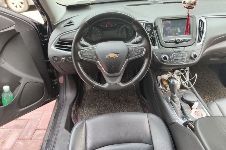 Used Chevrolet Malibu XL 2017 1.5T Automatic RuiShang Edition Steering Wheel