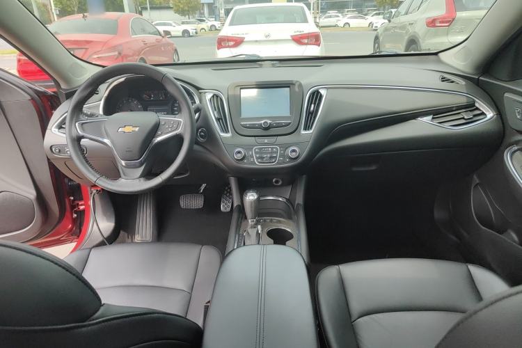 Used Chevrolet Malibu XL 2017 1.5T Automatic Ruichi Edition Center Console