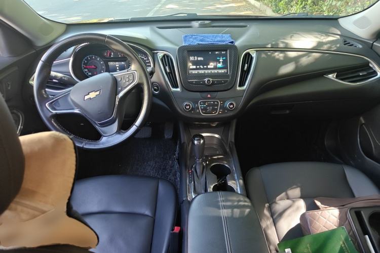 Used Chevrolet Malibu XL 2017 1.5T Automatic Ruichi Edition Center Console