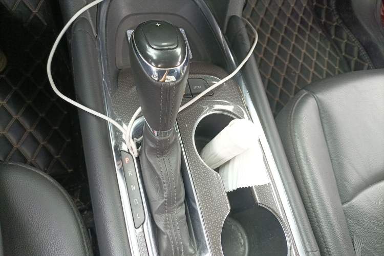Used Chevrolet Malibu XL 2017 1.5T Automatic Ruichi Edition Gear Lever