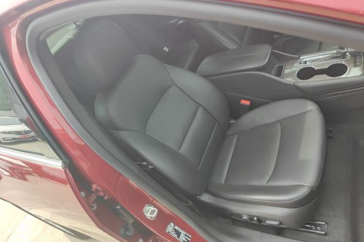Used Chevrolet Malibu XL 2017 1.5T Automatic Ruichi Edition Right Front Seat