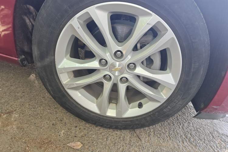 Used Chevrolet Malibu XL 2017 1.5T Automatic Ruichi Edition Right Front Wheel Hub
