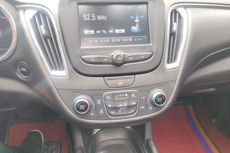 Used Chevrolet Malibu XL 2017 1.5T Automatic Ruichi Edition Audio And AC Panel