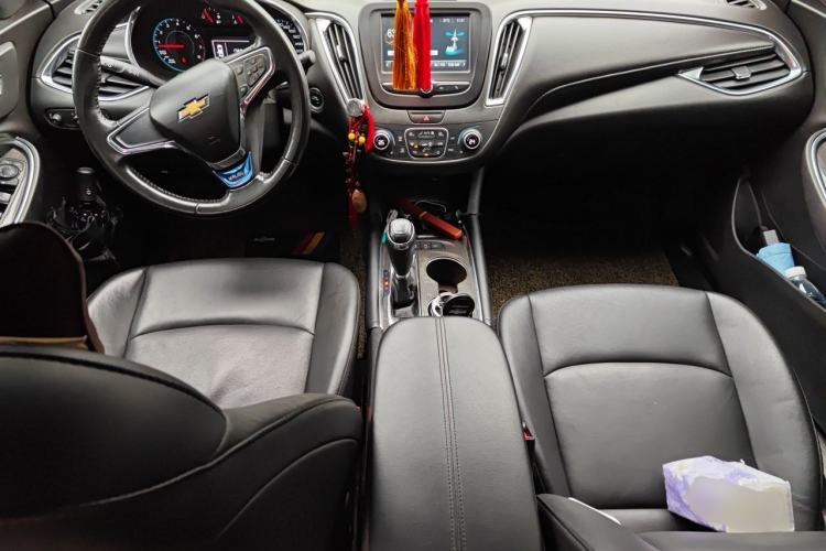 Used Chevrolet Malibu XL 2017 1.5T Automatic Ruichi Edition Center Console