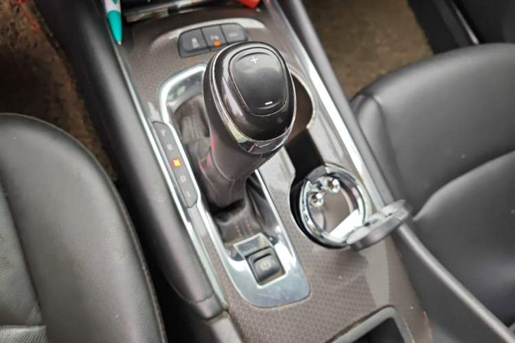 Used Chevrolet Malibu XL 2017 1.5T Automatic Ruichi Edition Gear Lever