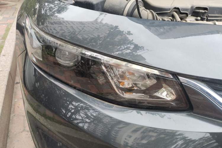 Used Chevrolet Malibu XL 2017 1.5T Automatic Ruichi Edition Right Front Headlight