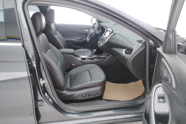 Used Chevrolet Malibu XL 2017 1.5T Automatic Ruichi Edition Right Front Seat