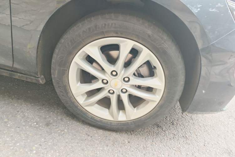 Used Chevrolet Malibu XL 2017 1.5T Automatic Ruichi Edition Right Front Wheel Hub