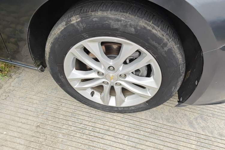 Used Chevrolet Malibu XL 2017 1.5T Automatic Ruichi Edition Right Front Wheel Hub